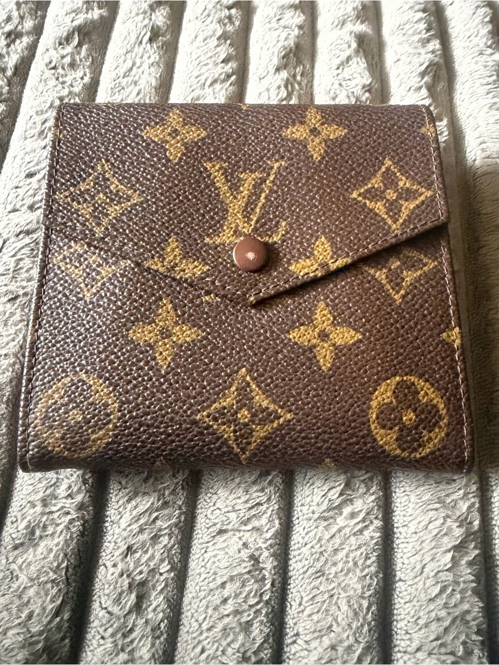 Louis Vuitton Monogram Canvas Wallet - Picture 7 of 9